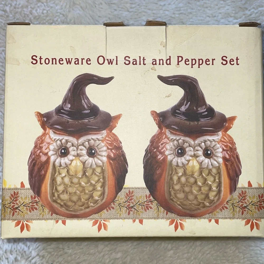 Cracker Barrel Stoneware Owl Salt and Pepper Shaker Set